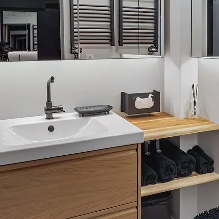 Sunny & Stylish Brand New With Private Parking